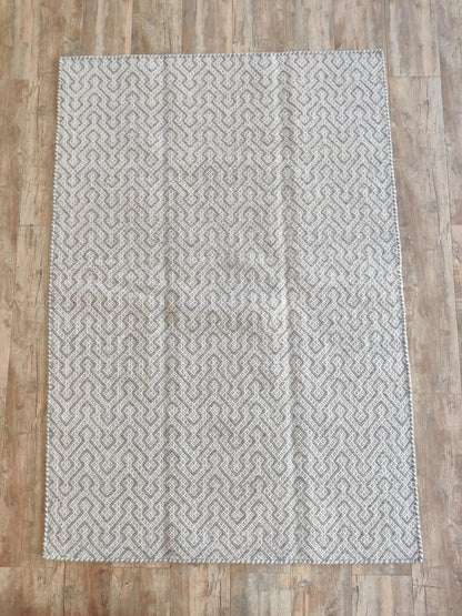Modern Minimalist Maze Design Handwoven Wool Area Rug