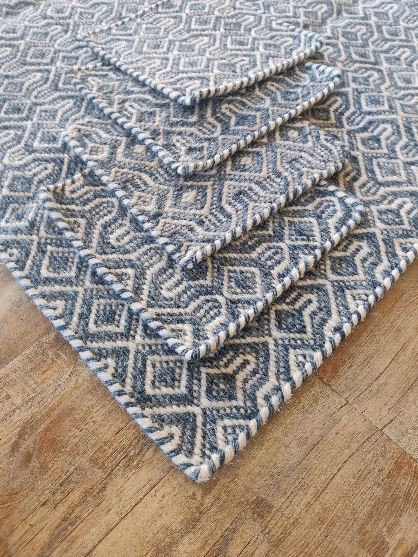 Premium Wool Handloom Carpet with Interlocking Geometric Weave Rug