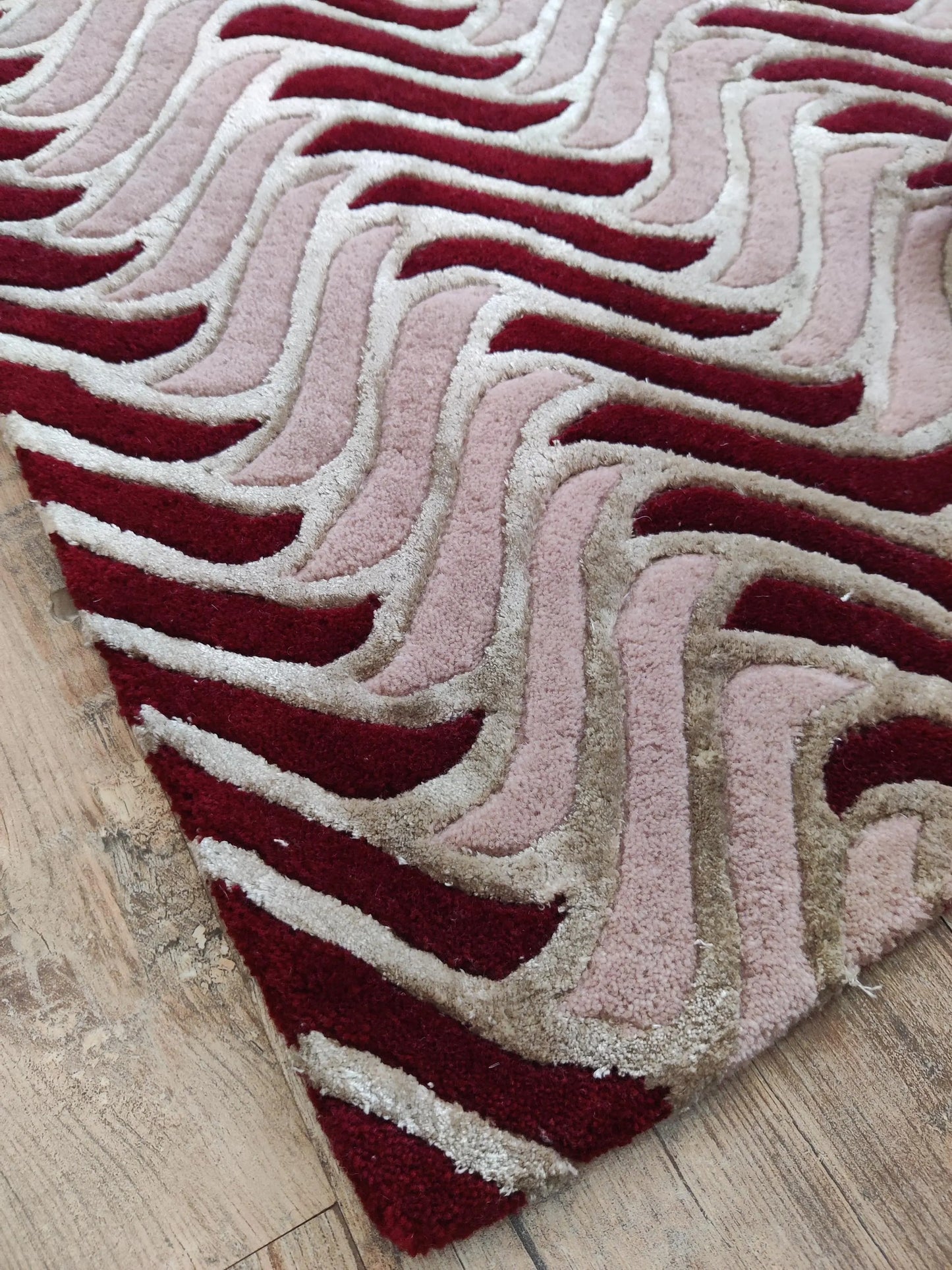 Dynamic Geometric Wool Rug Undulating Chevron Pattern