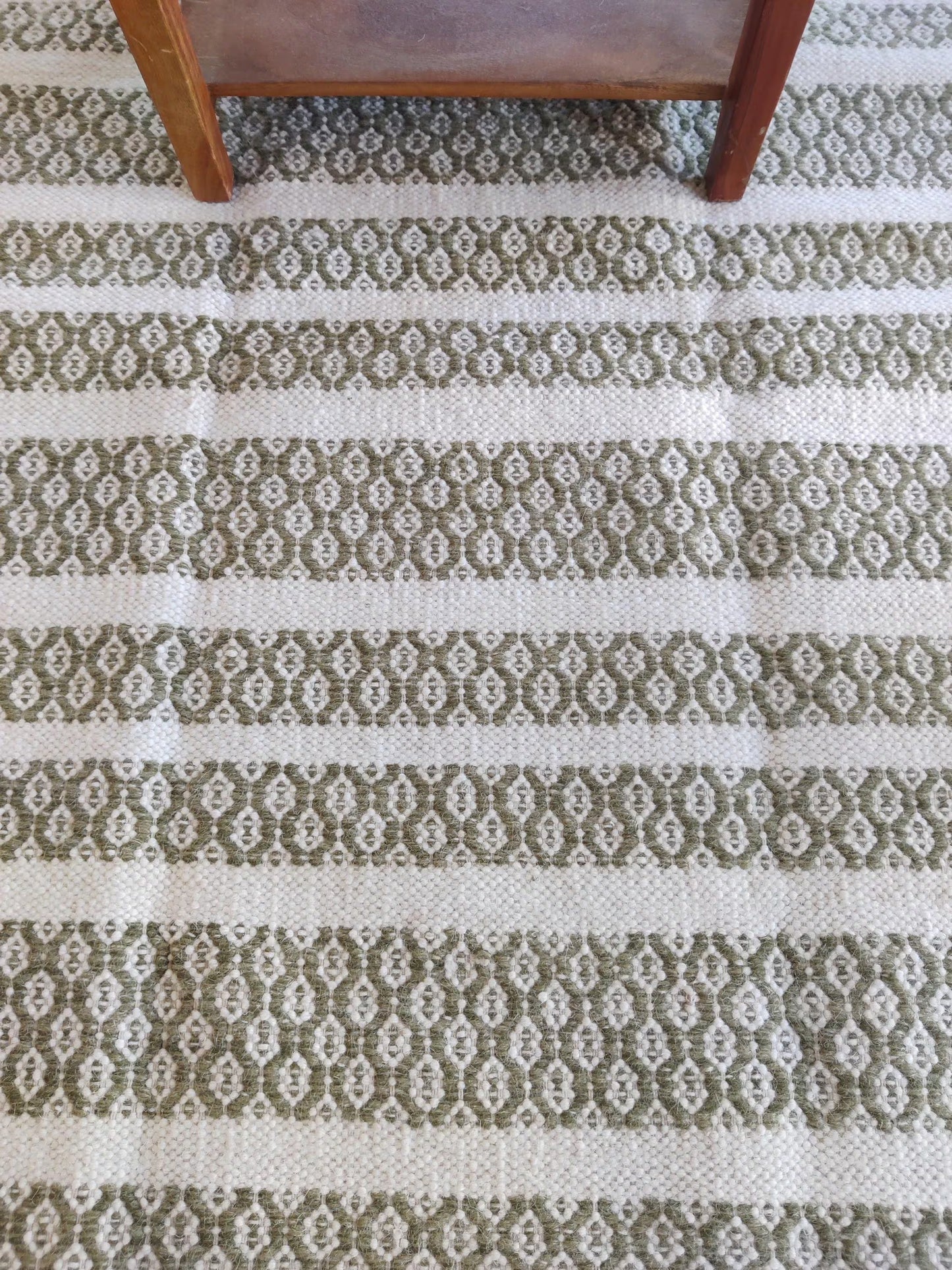 Craftsmanship-Focused Striped Wool Handloom Rug for Modern Decor