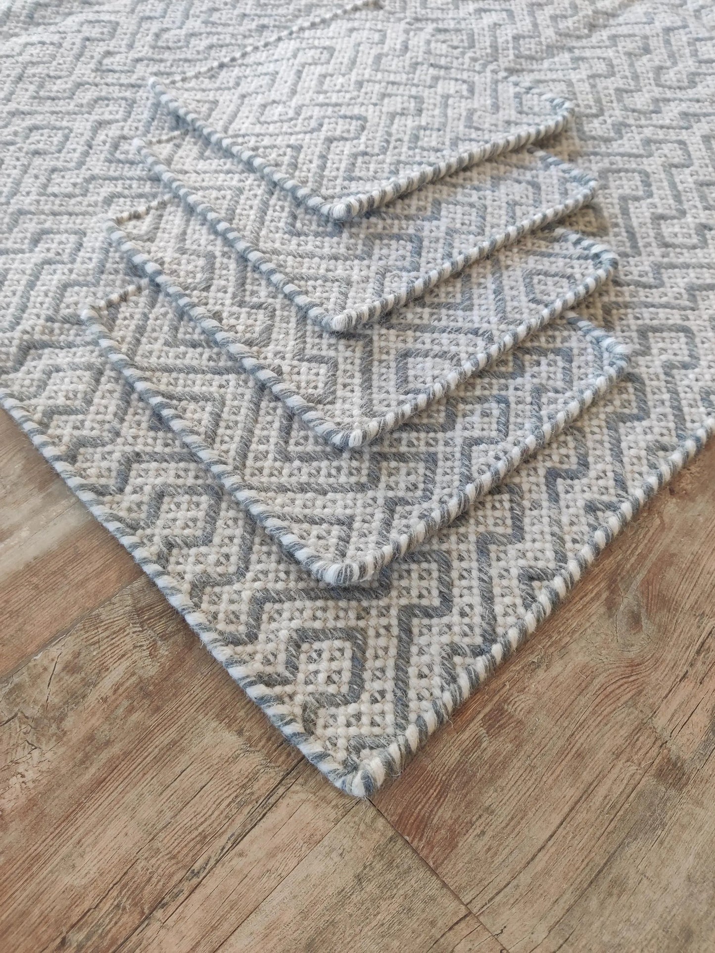 Modern Minimalist Maze Design Handwoven Wool Area Rug