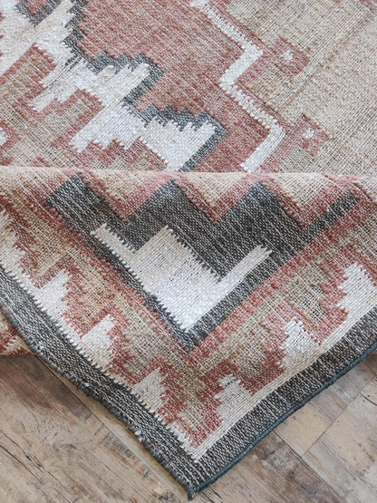 Hand-Woven Linked Circle Dhurrie Contemporary Cotton jute Kilim Floor Carpet