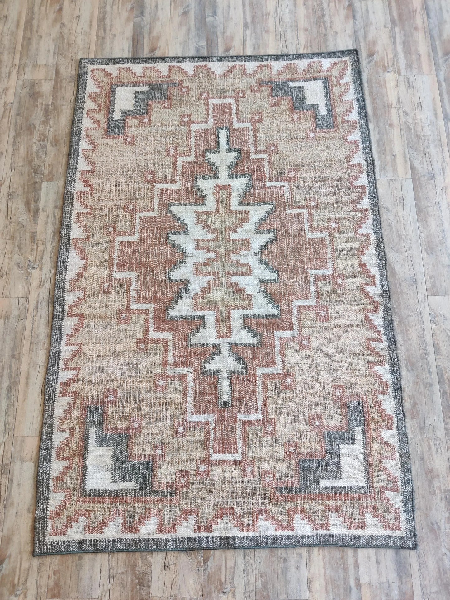 Hand-Woven Linked Circle Dhurrie Contemporary Cotton jute Kilim Floor Carpet