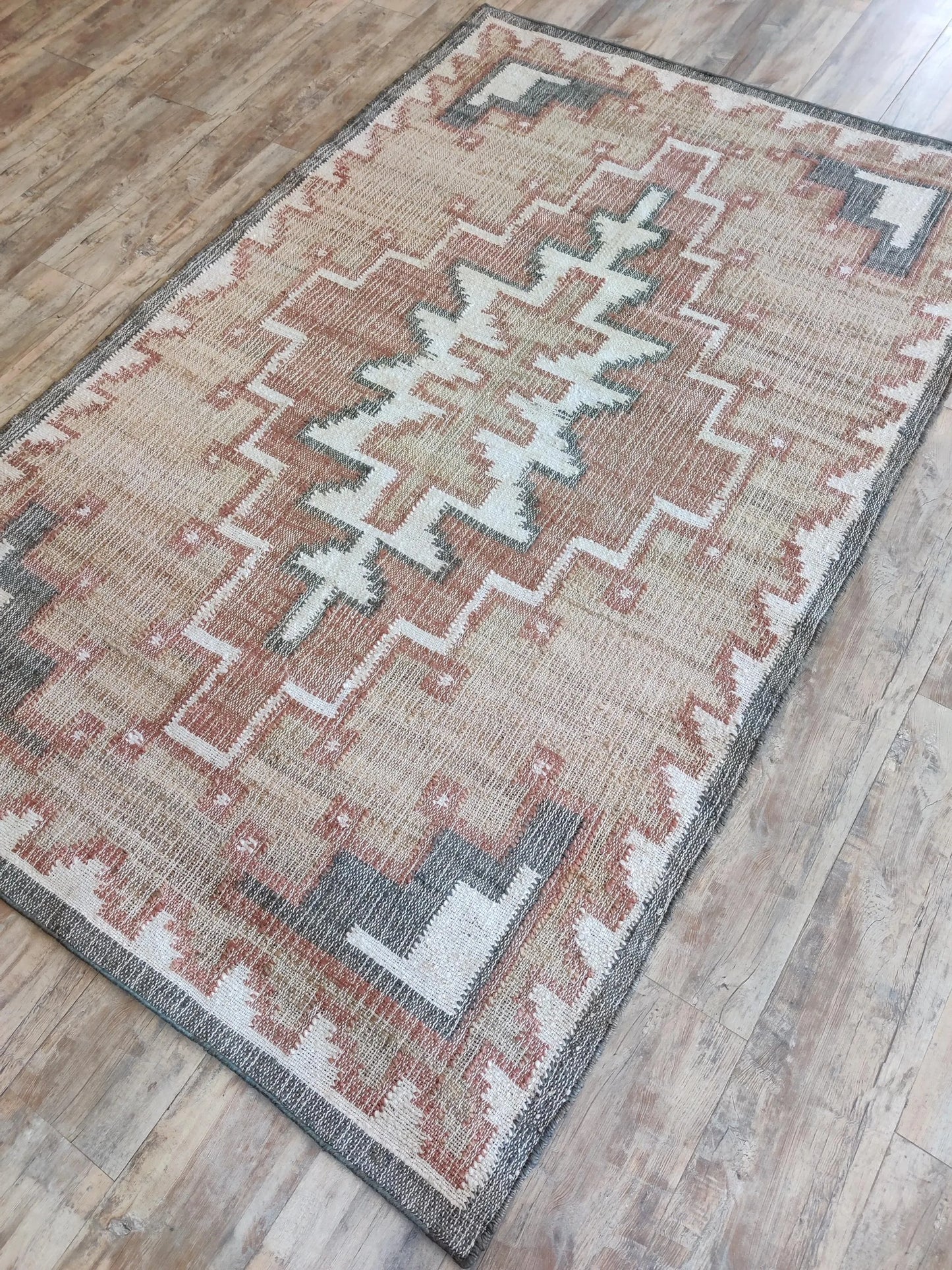Hand-Woven Linked Circle Dhurrie Contemporary Cotton jute Kilim Floor Carpet