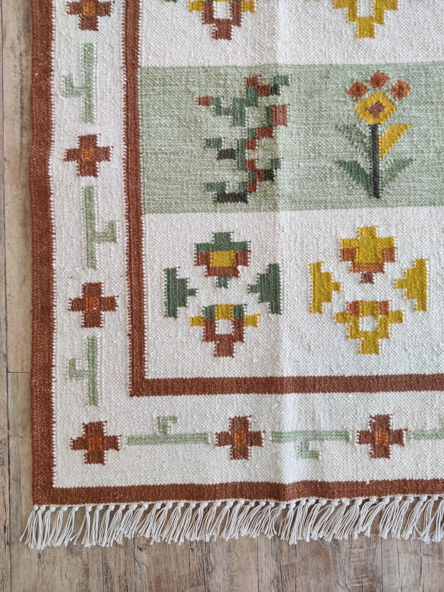 Meadow Heritage Handwoven Scandinavian Floral Rug