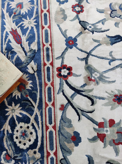 Iznik-style floral Symmetric Botanical Hand-Knotted Transitional Rug