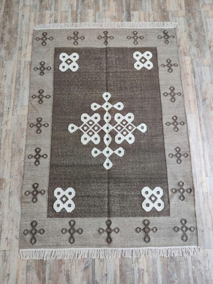 Geometric Endless Knot Medallion Flatweave Area Rug