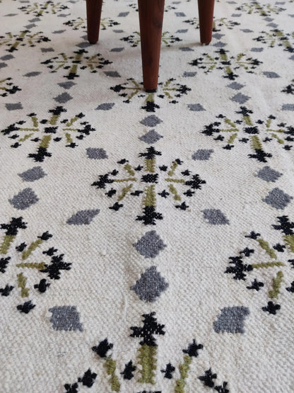 Floral Flatweave Kilim Rug Reversible Bohemian Cottagecore Floor Decor