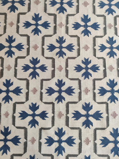 Elegant Navy Blue Snowflake Geometric Pattern