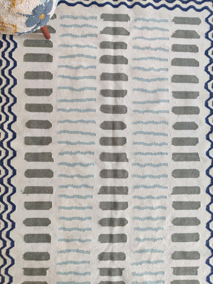 Azure Wave & Dash Abstract Rippled Wave Pattern Flatweave rug