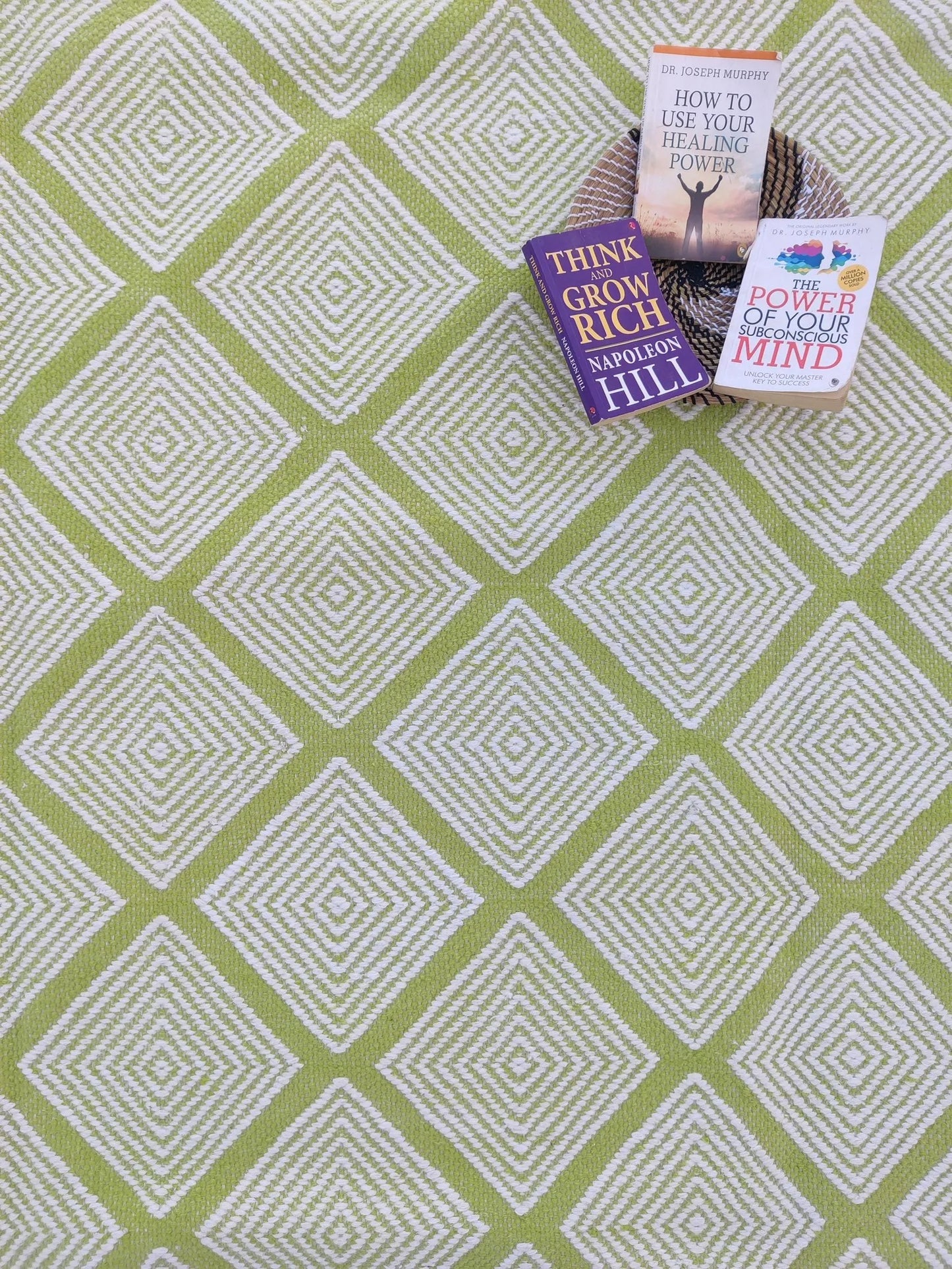 Handloom Wool Rug in Rhombus Lattice Rug