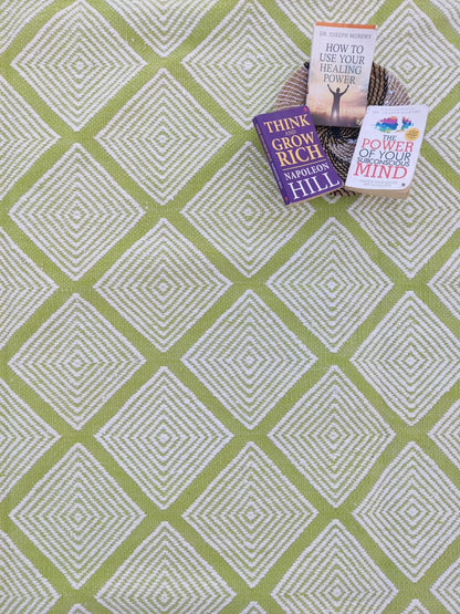 Handloom Wool Rug in Rhombus Lattice Rug