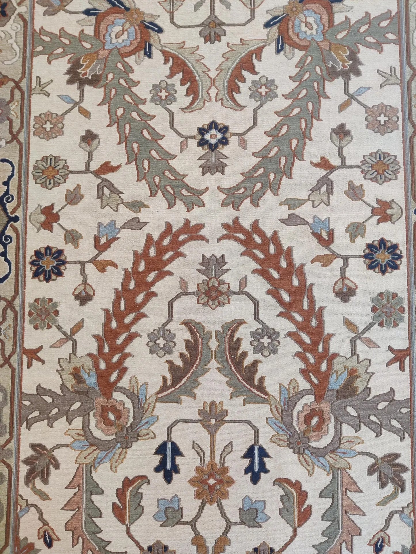 Heritage Floral Medallion Premium Moumak Area Rug