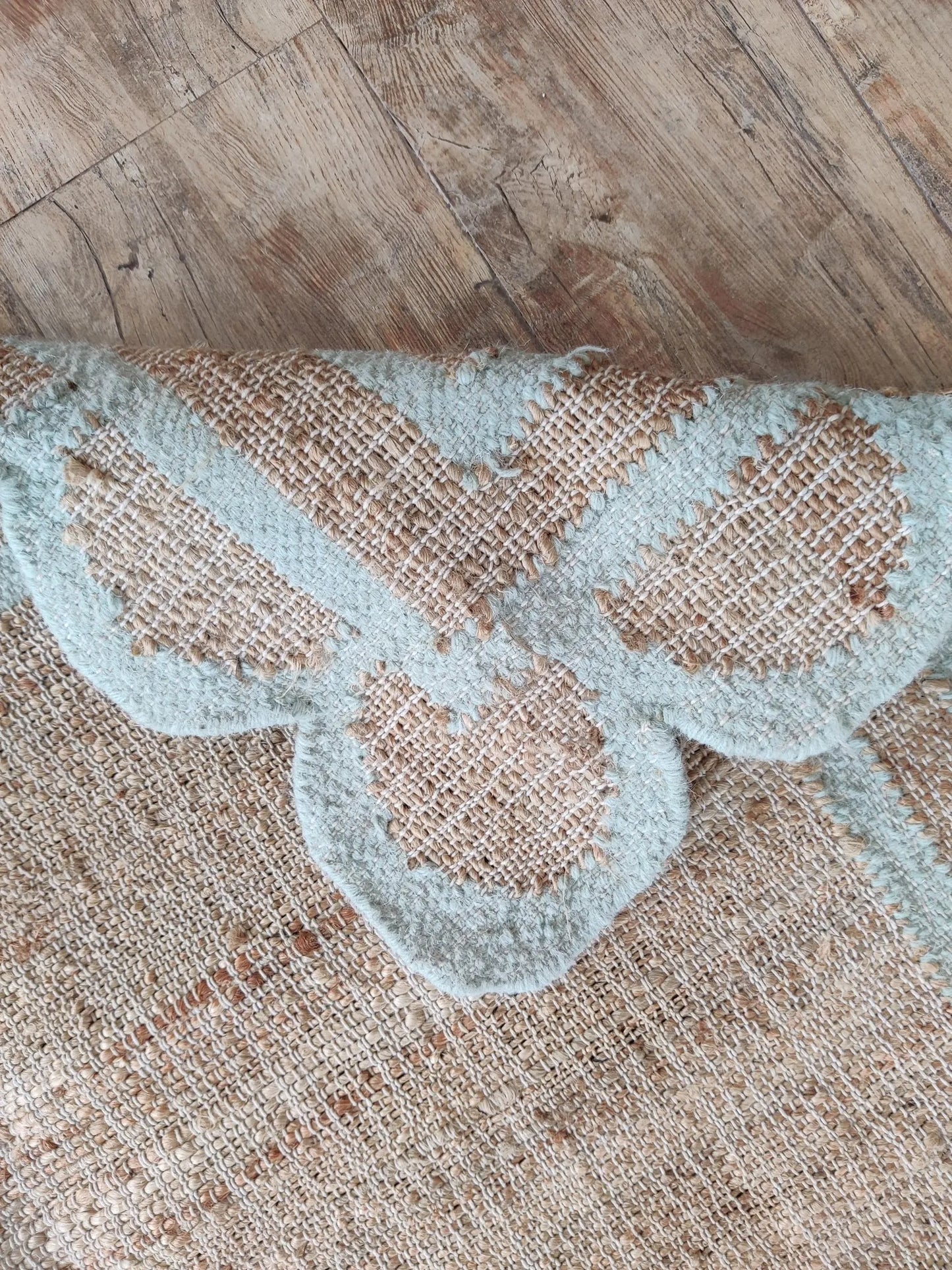 Home Decor Scallop Bordered Design cotton jute Rug,