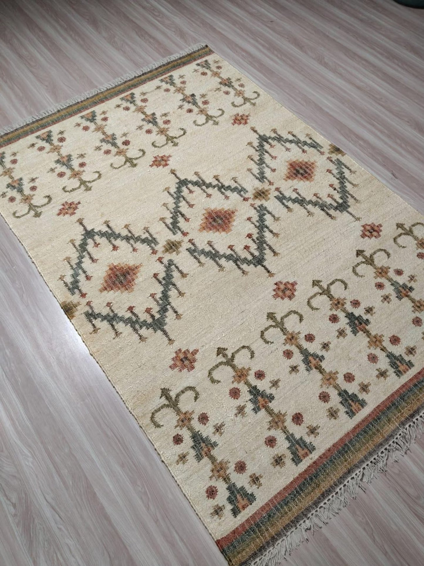 Heritage Symmetra Eco-Friendly Reversible Area Rug for Living Room
