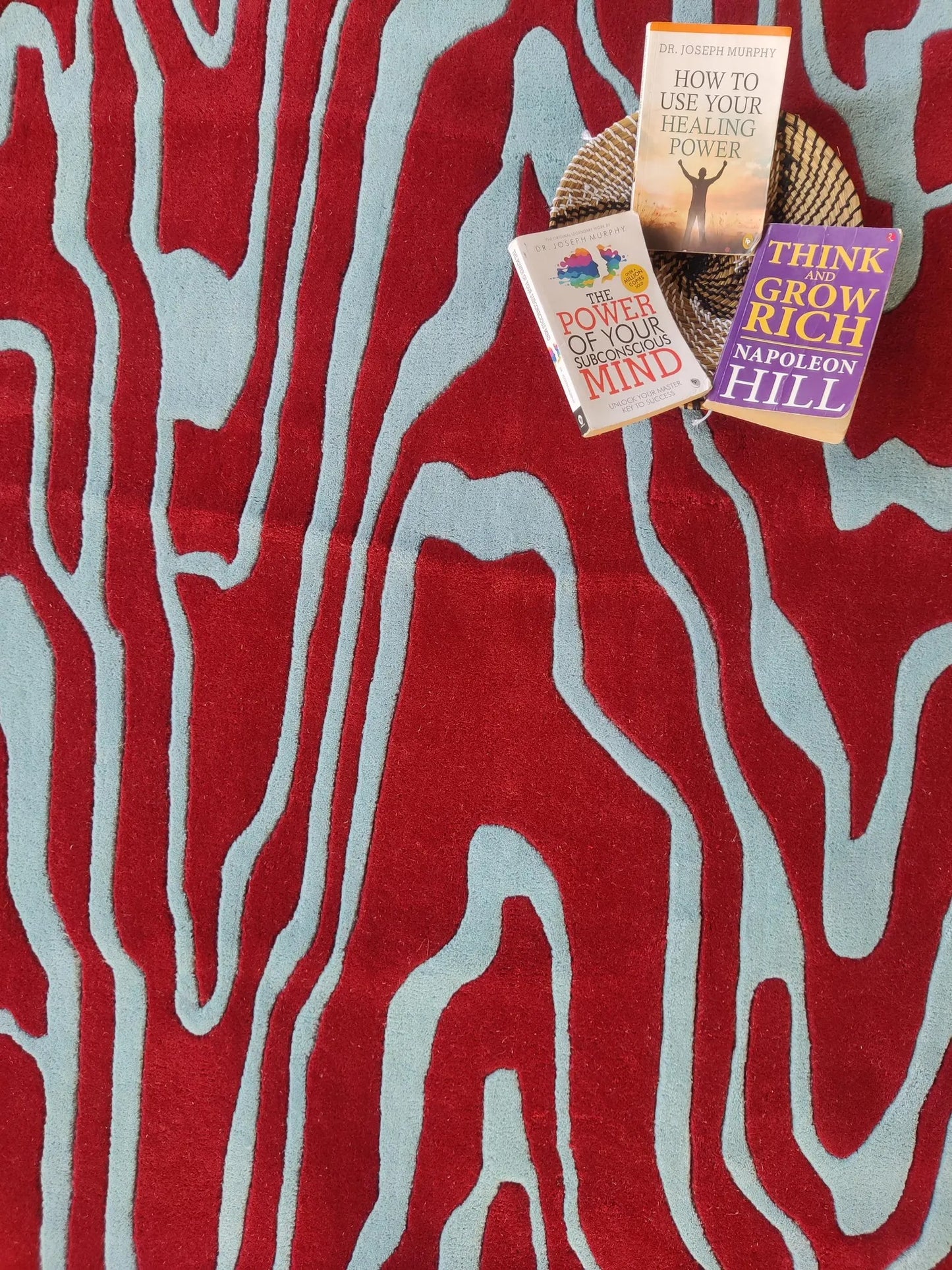 Modern Crimson & Azure Abstract Ripple Design rug