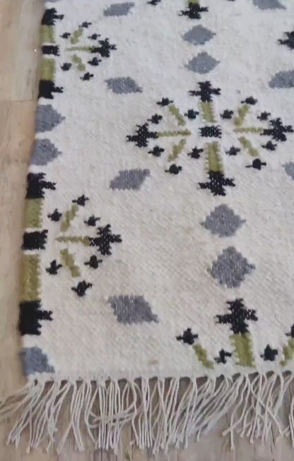 Floral Flatweave Kilim Rug Reversible Bohemian Cottagecore Floor Decor
