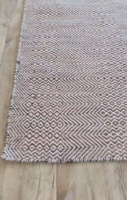 Premium Tonal Mauve Diamond Patterned Wool Flatweave Rug