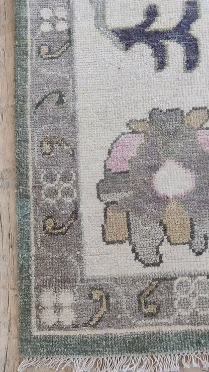 Orchid Mist Vintage-Style Modern Oushak Carpet