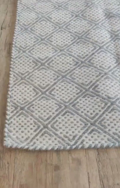 Traditional Diamond Lattice Design, Textured Check Wool Carpet