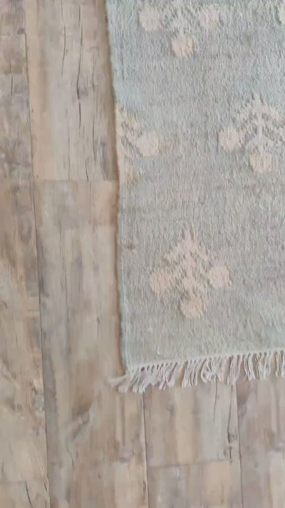 Seafoam Green Fleur-de-lis Kilim Botanical Floral Dhurrie rug