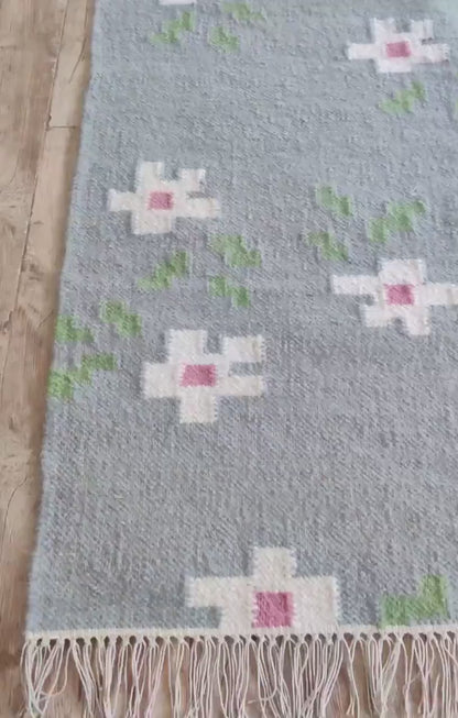 Modern Botanical Weave, Decorative Fringed Bedroom Accent Rug