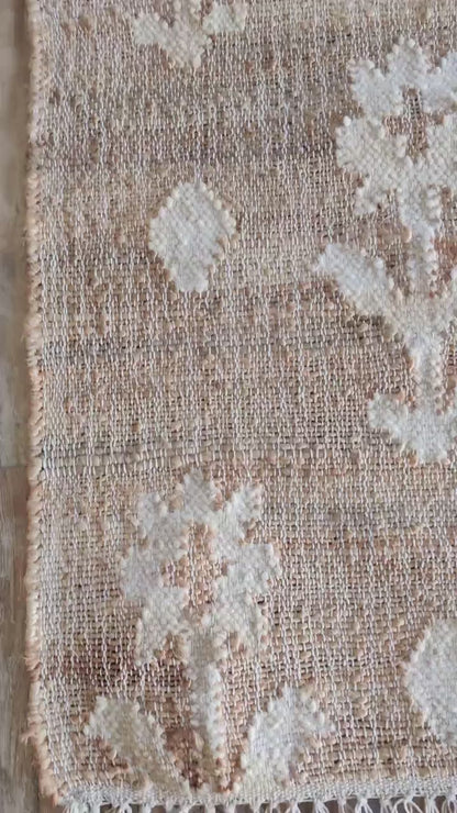 Hand-Woven White Flower Farmhouse Decor Floor Carpet