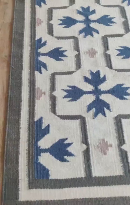 Elegant Navy Blue Snowflake Geometric Pattern